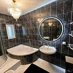 아파트 Comfort Zone Duplex 오스트로다
